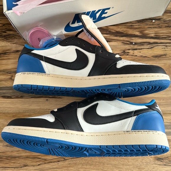 Jordan 1 Low Travis Scott Fragment ua 1/1 brand new in box with multiple laces - Picture 2 of 11